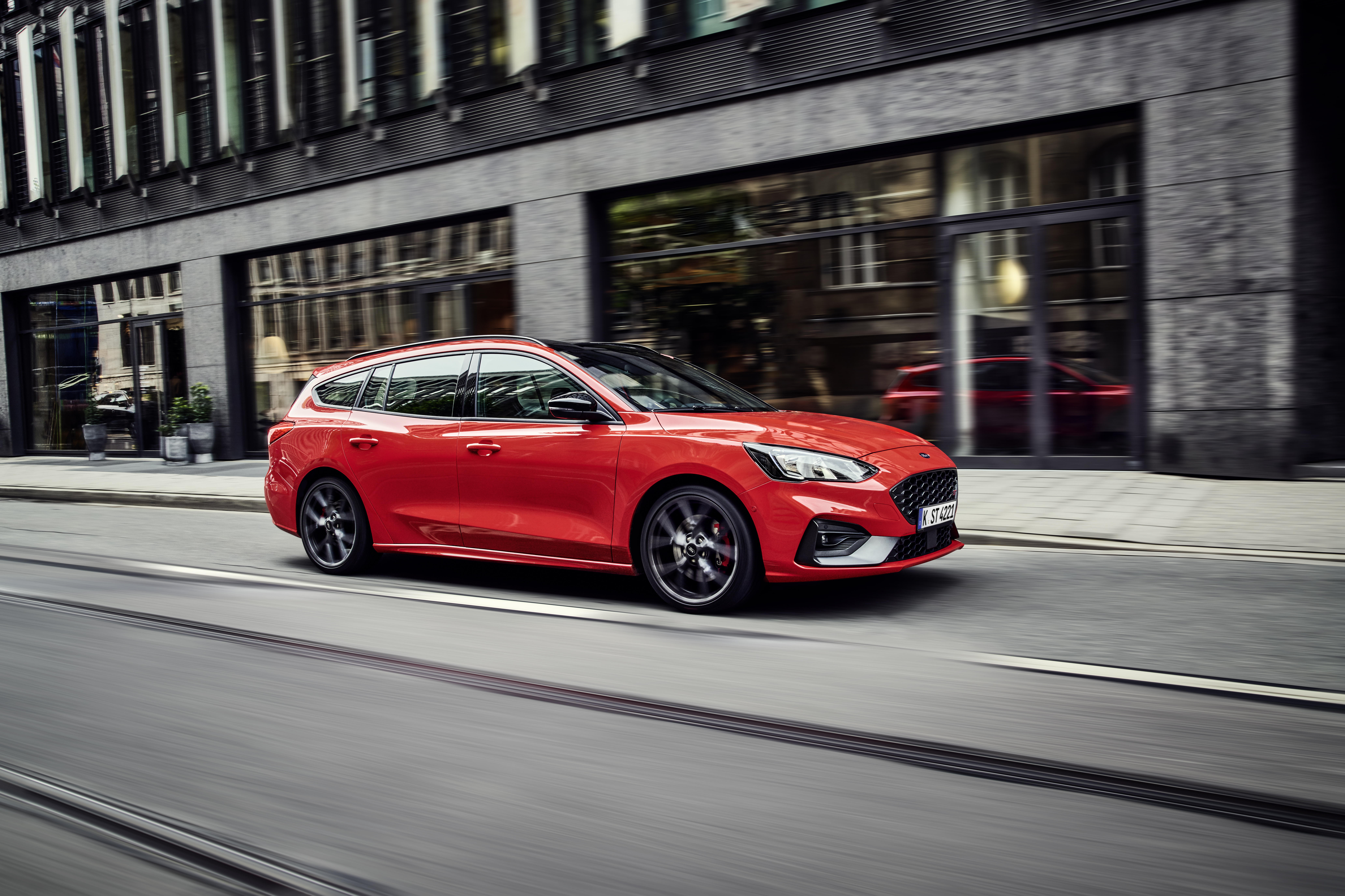 Superlease Ford Focus Wagon lease 2