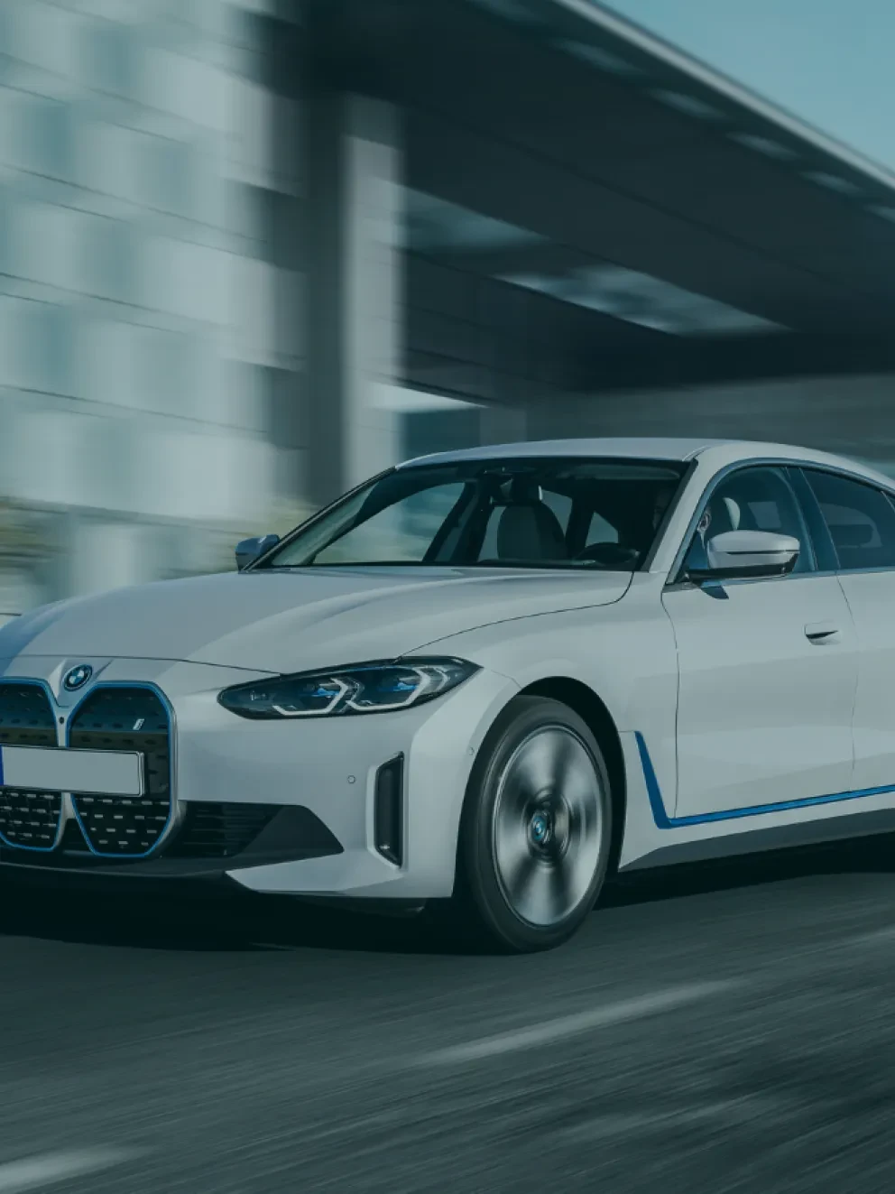 Superlease BMW i4 leasen hero